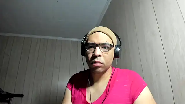 Snapshot of NaturalBeautyQueen chatting on 01-16-26, 11:14 NaturalBeautyQueen online show from 01-16-26, 11:14