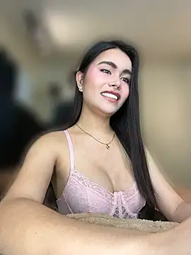 Snapshot of Princess_Material chatting on 05-17-26, 04:14 Princess Material online show from 05-17-26, 04:14