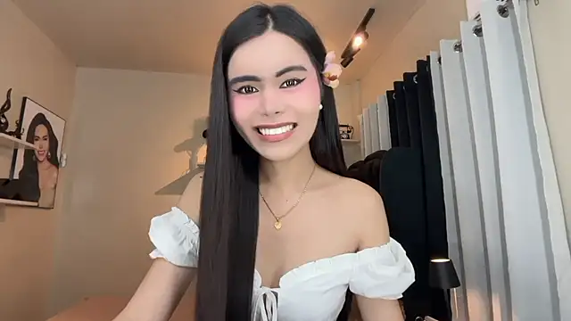 Snapshot of Princess_Material chatting on 06-22-26, 05:04 Princess Material online show from 06-22-26, 05:04