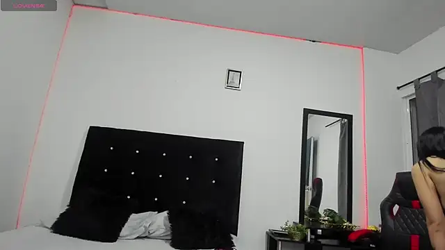 Snapshot of NicoleFletcher chatting on 09-24-25, 10:40 NicoleFletcher online show from 09-24-25, 10:40