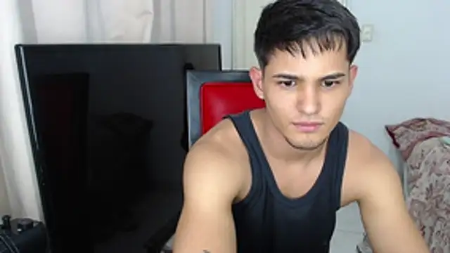 Alex mojica online show from 11-06-25, 05:08