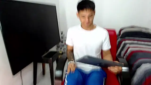 Alex mojica online show from 12-20-25, 06:09