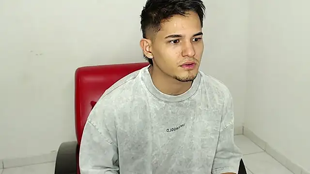 Alex mojica online show from 03-08-26, 06:06