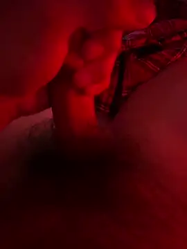 Snapshot of i_love_2cum chatting on 10-25-25, 07:05 i love 2cum online show from 10-25-25, 07:05