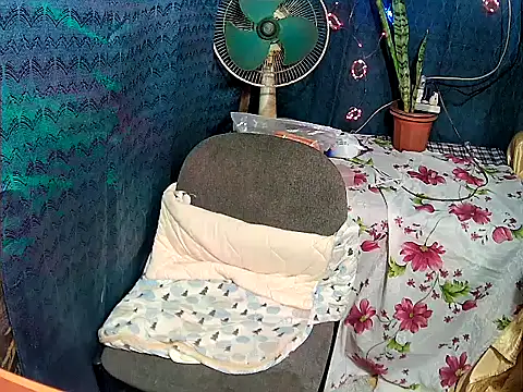 Snapshot of FlowerSexy chatting on 11-25-25, 11:32 FlowerSexy online show from 11-25-25, 11:32