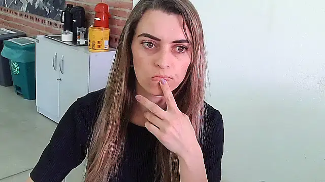 Snapshot of SweetGraciosa chatting on 09-19-25, 05:57 SweetGraciosa online show from 09-19-25, 05:57
