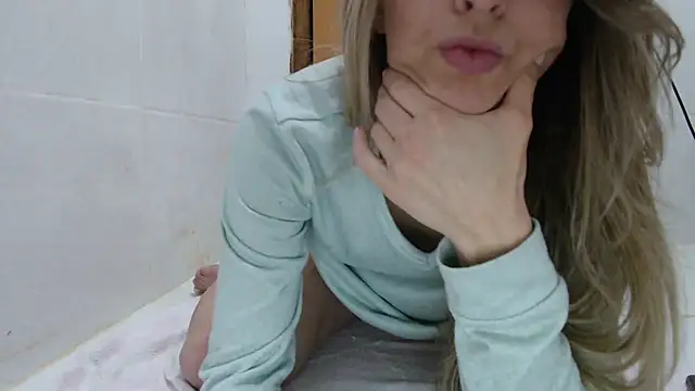 Snapshot of SweetGraciosa chatting on 09-27-25, 03:33 SweetGraciosa online show from 09-27-25, 03:33