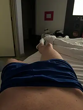 Snapshot of lukas_24 chatting on 07-30-26, 04:33 lukas 24 online show from 07-30-26, 04:33