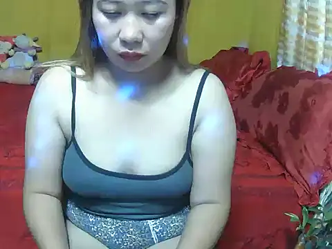 Strawberryyou online show from 11-18-25, 10:25