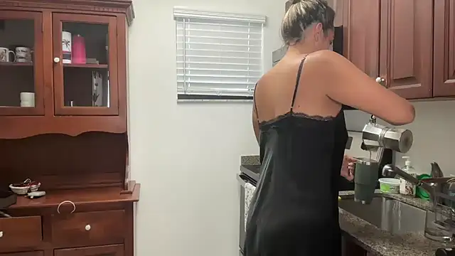 Snapshot of prettyykitty22 chatting on 11-03-25, 02:18 prettyykitty22 online show from 11-03-25, 02:18