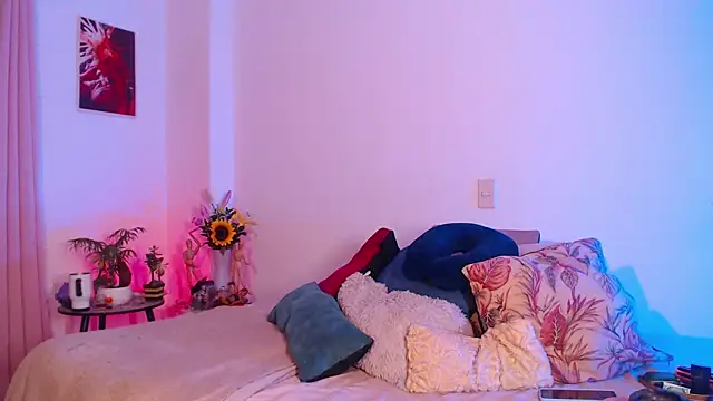 Snapshot of Theevae chatting on 11-16-25, 12:16 Theevae online show from 11-16-25, 12:16