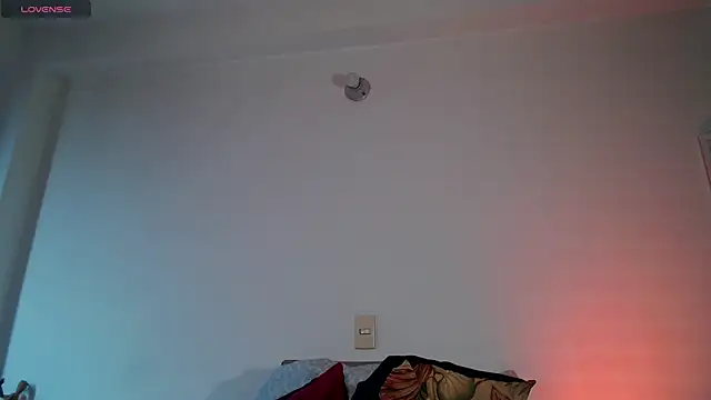 Snapshot of Theevae chatting on 01-12-26, 08:25 Theevae online show from 01-12-26, 08:25