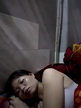 LinhNa999 online show from 10-13-25, 02:17