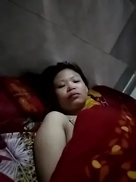 LinhNa999 online show from 12-05-25, 01:42