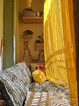 Mila Luciphya online show from 05-06-26, 09:25
