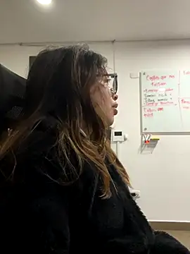 Snapshot of Isabela_Colins chatting on 09-16-25, 11:33 Isabela Colins online show from 09-16-25, 11:33