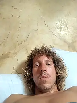 Snapshot of rosado23 chatting on 02-08-26, 03:04 rosado23 online show from 02-08-26, 03:04