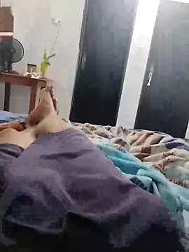 Snapshot of rosado23 chatting on 03-12-26, 03:12 rosado23 online show from 03-12-26, 03:12