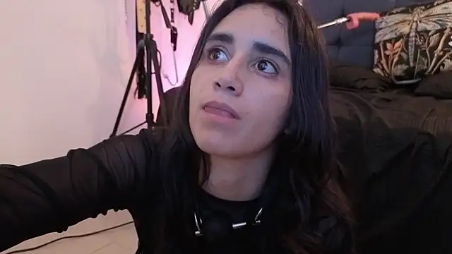 elowen halley1 online show from 09-13-25, 08:03