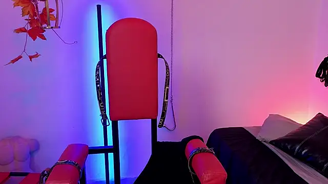 elowen halley1 online show from 03-30-26, 07:37