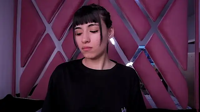 Alynn Bri  online show from 04-10-26, 12:16