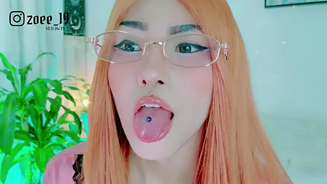 Snapshot of cuteezoe chatting on 06-10-26, 04:34 cuteezoe online show from 06-10-26, 04:34