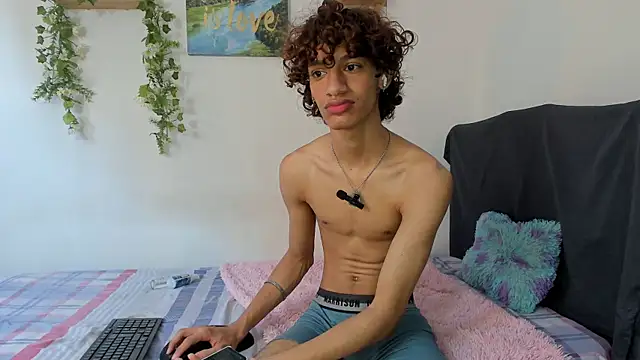 Peterfrost19 online show from 09-10-25, 04:18