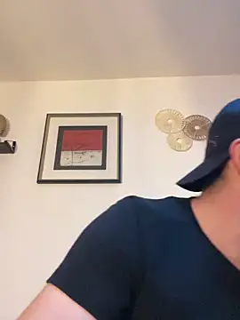 Snapshot of madmiki chatting on 11-15-25, 08:49 madmiki online show from 11-15-25, 08:49