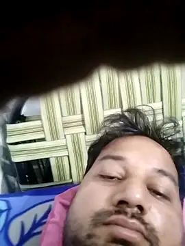Snapshot of sumit_19 chatting on 12-18-25, 11:00 sumit 19 online show from 12-18-25, 11:00