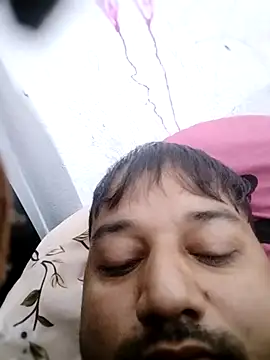 Snapshot of sumit_19 chatting on 01-12-26, 09:53 sumit 19 online show from 01-12-26, 09:53