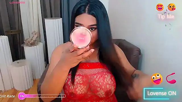 Snapshot of Lilly-lou chatting on 03-07-26, 12:24 Lilly-lou online show from 03-07-26, 12:24