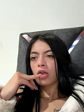 LiaCollings online show from 10-04-25, 08:12