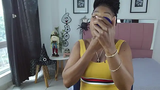 Snapshot of Lele_F_w chatting on 10-08-25, 06:49 Lele F w online show from 10-08-25, 06:49