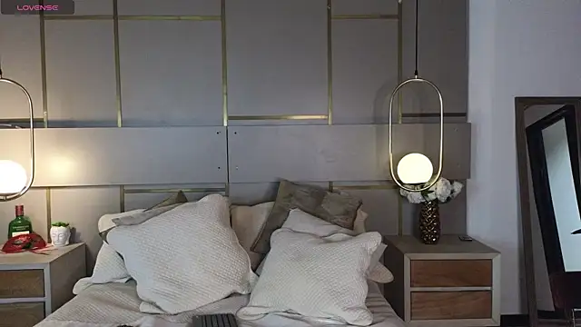 Lina Montclair online show from 04-28-26, 07:08