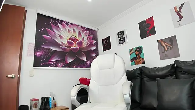 Snapshot of lycoris_19 chatting on 10-07-25, 08:50 lycoris 19 online show from 10-07-25, 08:50