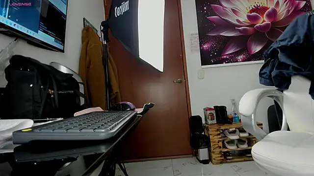 Snapshot of lycoris_19 chatting on 10-23-25, 08:40 lycoris 19 online show from 10-23-25, 08:40