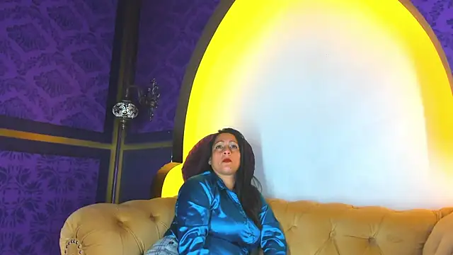 Snapshot of Scarlett_Barnes chatting on 01-14-26, 12:00 Scarlett Barnes online show from 01-14-26, 12:00