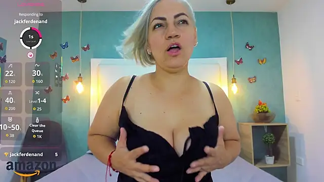 Snapshot of Heidy_milf chatting on 09-12-25, 07:47 Heidy milf online show from 09-12-25, 07:47