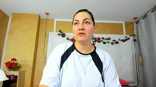 Heidy milf online show from 04-27-26, 07:45