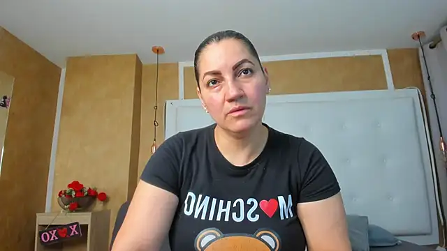 Snapshot of Heidy_milf chatting on 06-26-26, 08:02 Heidy milf online show from 06-26-26, 08:02