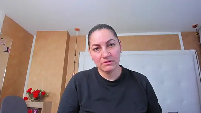 Snapshot of Heidy_milf chatting on 07-23-26, 07:56 Heidy milf online show from 07-23-26, 07:56