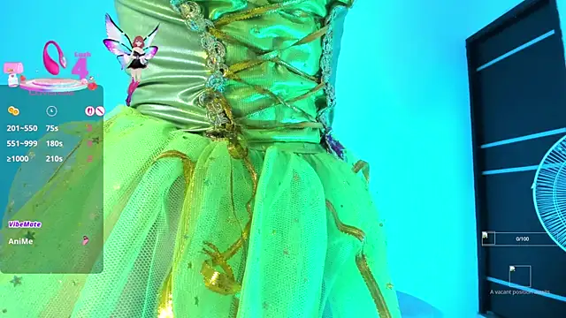 Snapshot of luxurykatty chatting on 10-31-25, 08:54 luxurykatty online show from 10-31-25, 08:54