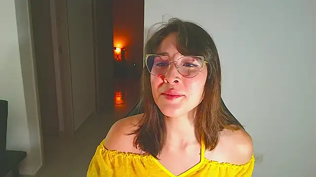 Yulienneg online show from 04-14-26, 12:49