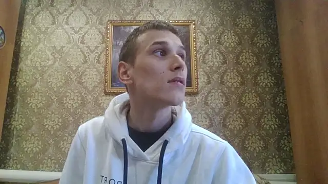 Snapshot of your___honeyy chatting on 09-10-25, 12:16 your honeyy online show from 09-10-25, 12:16