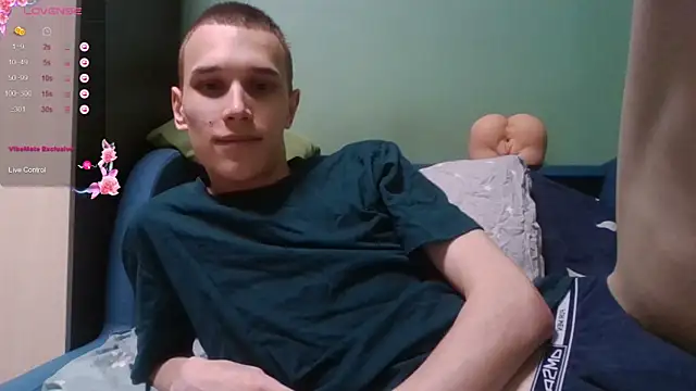 Snapshot of your___honeyy chatting on 03-20-26, 06:24 your honeyy online show from 03-20-26, 06:24