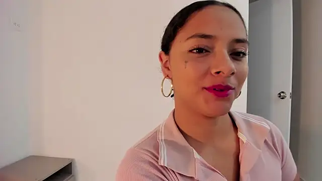 Snapshot of Angellit_Afrodita_ chatting on 12-15-25, 11:25 Angellit Afrodita online show from 12-15-25, 11:25