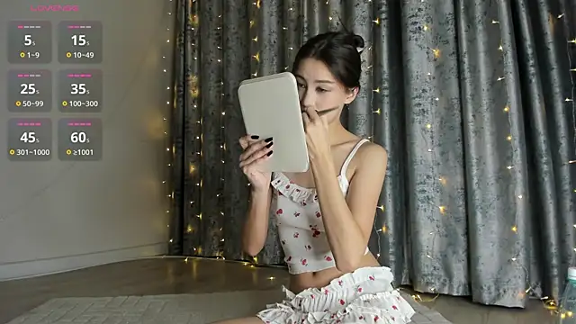 Snapshot of la_kivi chatting on 12-15-25, 10:14 la kivi online show from 12-15-25, 10:14