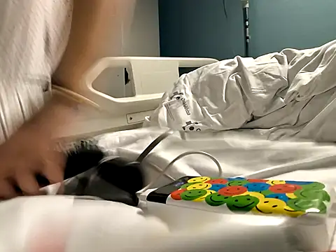 Snapshot of Junani2231 chatting on 11-23-25, 07:02 Junani2231 online show from 11-23-25, 07:02