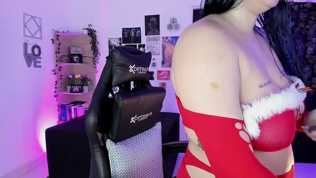 Snapshot of Lana_Herondale chatting on 12-22-25, 09:17 Lana Herondale online show from 12-22-25, 09:17