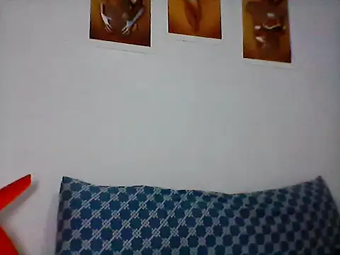 Snapshot of nhayasquirt chatting on 10-14-25, 10:21 nhayasquirt online show from 10-14-25, 10:21